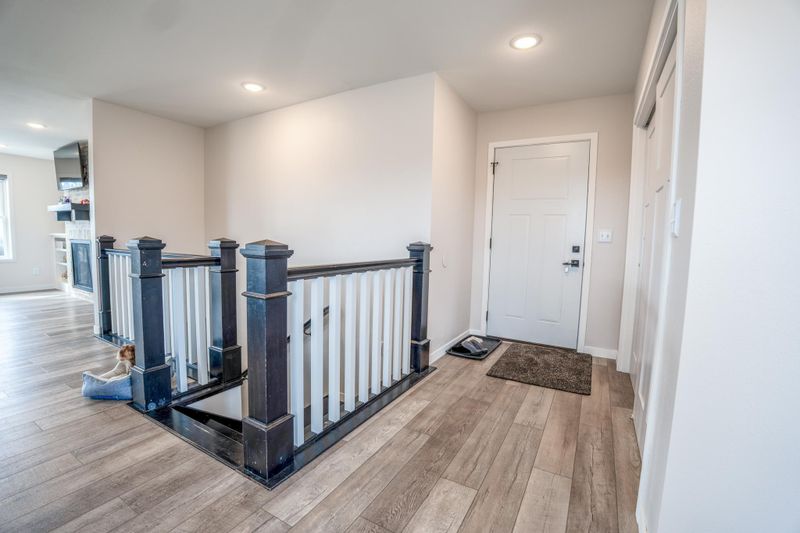 101 Meadow Ln, New London, MN 56273