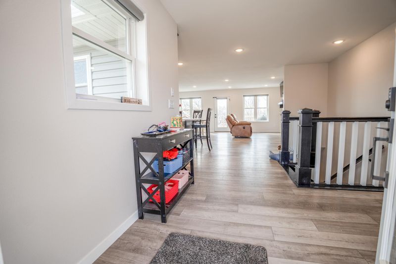 101 Meadow Ln, New London, MN 56273