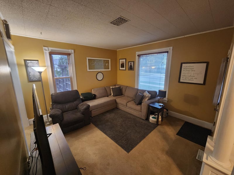 204 W Main St, Adams, MN 55909