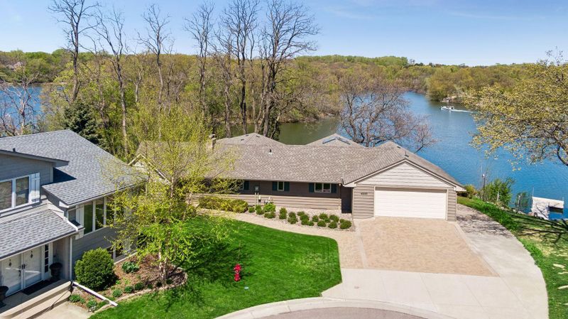 4033 Silver Lake Ter NE, Saint Anthony, MN 55421