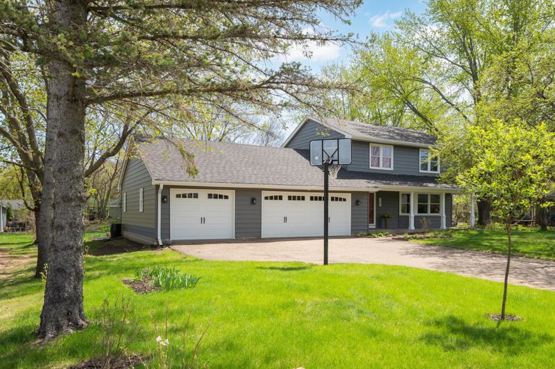 3645 Laurel Dr, Deephaven, MN 55391