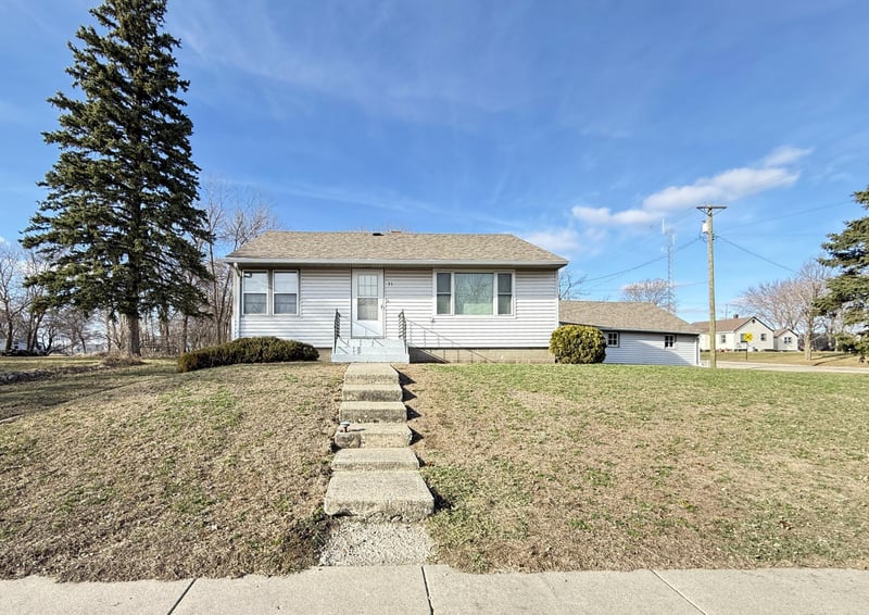 31 W Wilkening Ave, Appleton, MN 56208