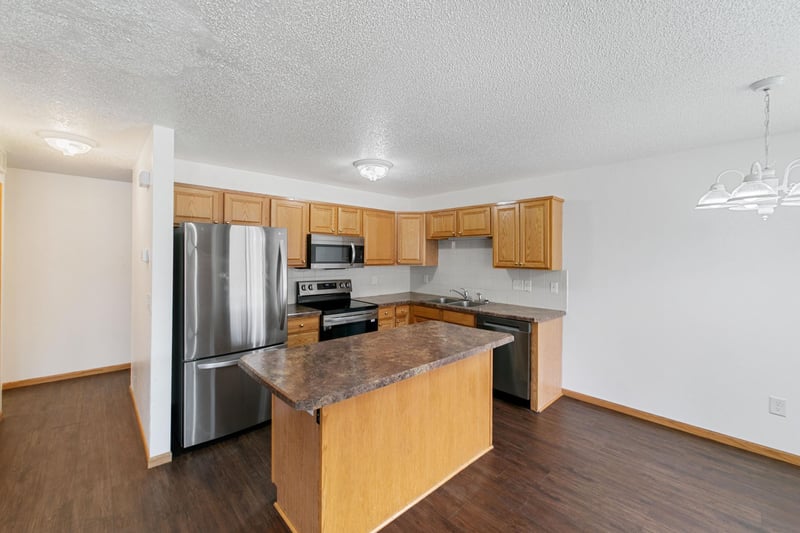 932 Main St, Saint Paul Park, MN 55071