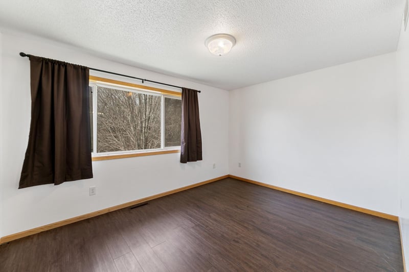 932 Main St, Saint Paul Park, MN 55071
