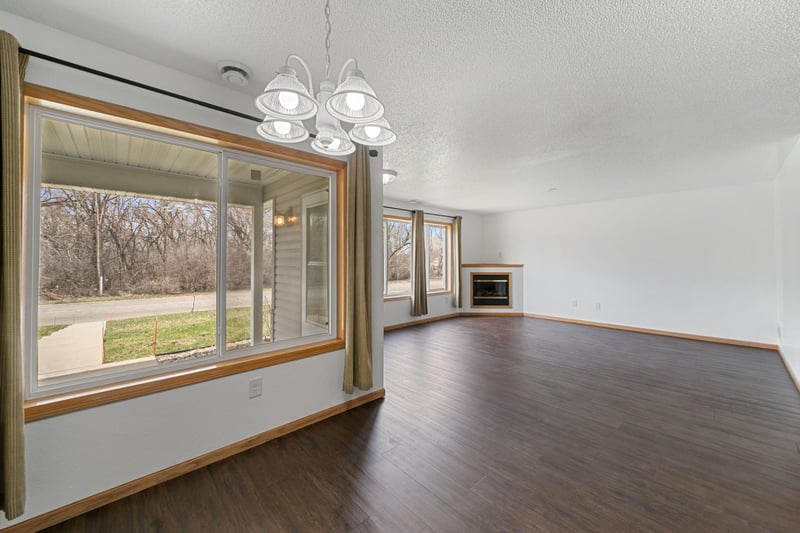 932 Main St, Saint Paul Park, MN 55071