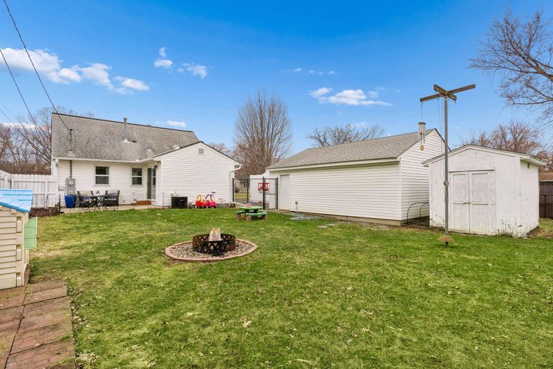 5330 Louisiana Ave N, Crystal, MN 55428