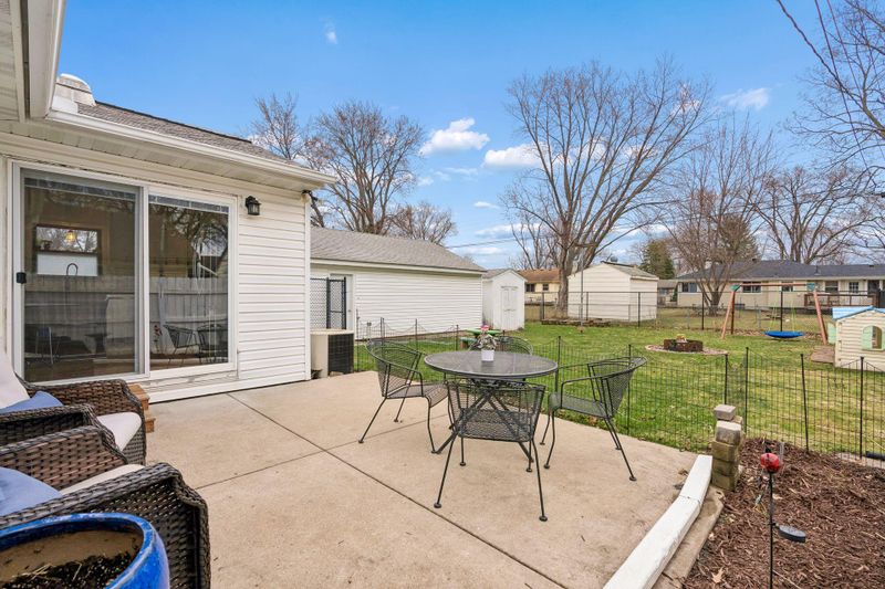 5330 Louisiana Ave N, Crystal, MN 55428