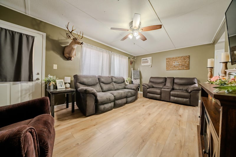 33853 170th St, Burtrum, MN 56318