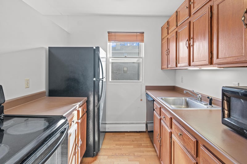 676 Ashland Ave #1, Saint Paul, MN 55104