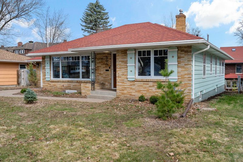 993 Hyacinth Ave E, Saint Paul, MN 55106