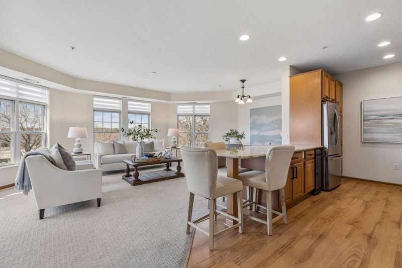 7100 Metro Blvd #318, Edina, MN 55439