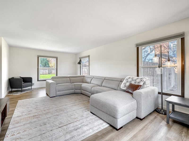 2881 Kent St, Roseville, MN 55113
