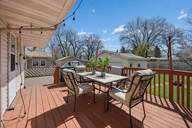 511 8th St NW, Elk River, MN 55330