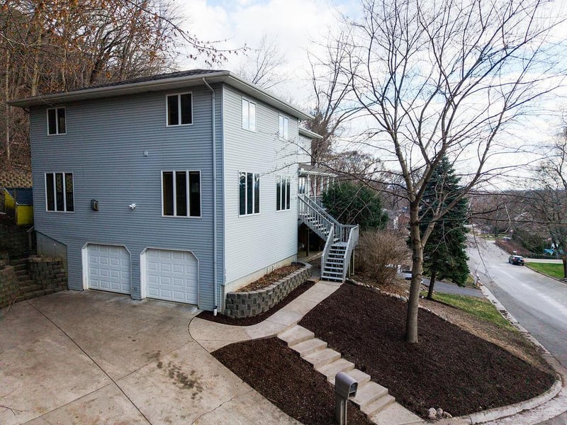 1705 Ohlsun Ct, La Crosse, WI 54601