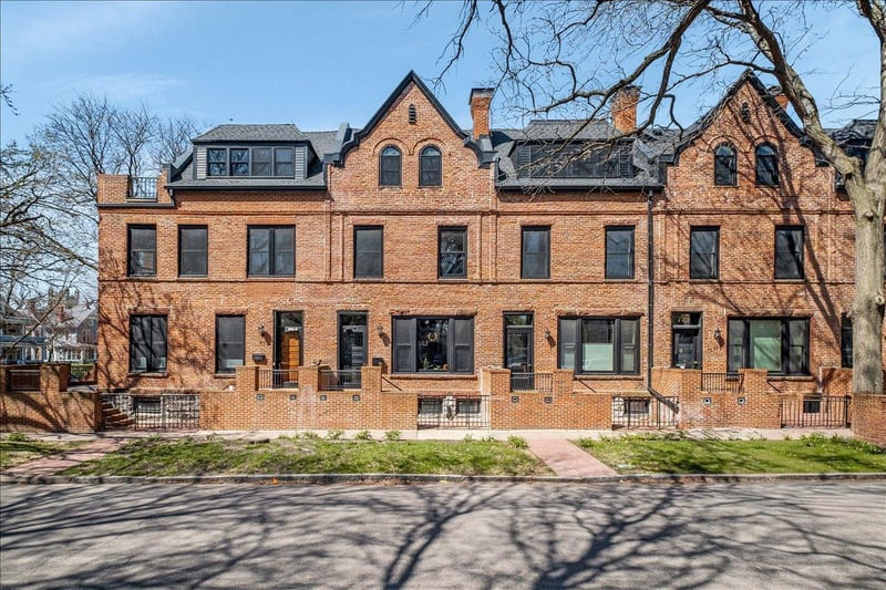 73 Mackubin St, Saint Paul, MN 55102