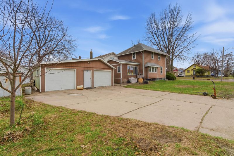 701 E 1st St, Fairmont, MN 56031