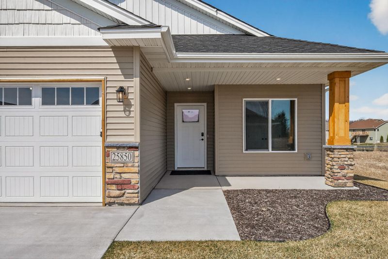 25850 Emerson Ct, Wyoming, MN 55092