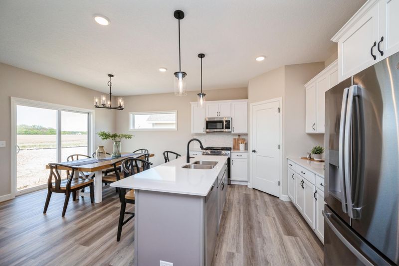 8660 Edmonson Way NE, Monticello, MN 55362