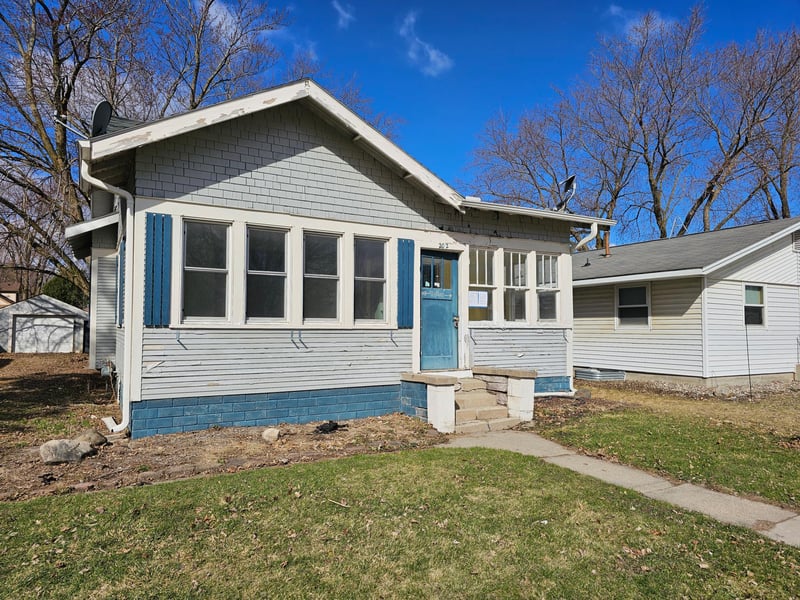 202 5th St SE, Montgomery, MN 56069