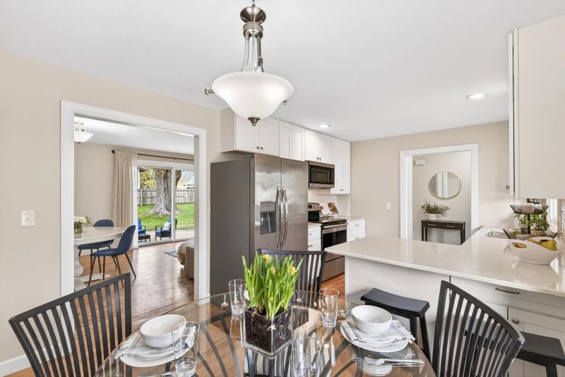 1208 Echo Dr, Burnsville, MN 55337