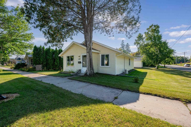 523 NW 6th Ave, Grand Rapids, MN 55744