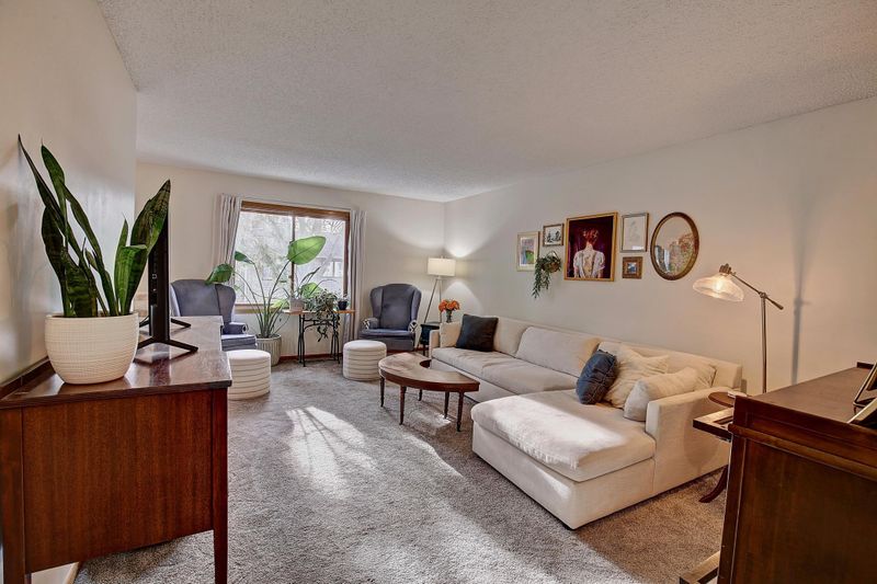 6 Marie Ave E #C, West Saint Paul, MN 55118