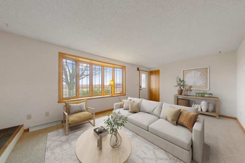 606 Riverdale Rd, Mankato, MN 56001