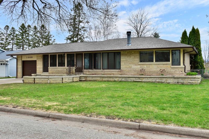 1308 Parkview Ave, Winona, MN 55987