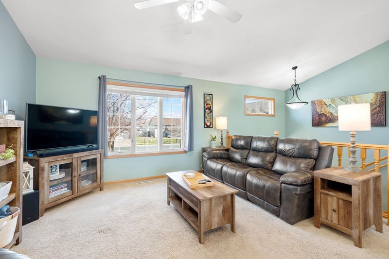 604 St Andrews Dr, Mankato, MN 56001