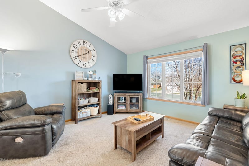 604 St Andrews Dr, Mankato, MN 56001