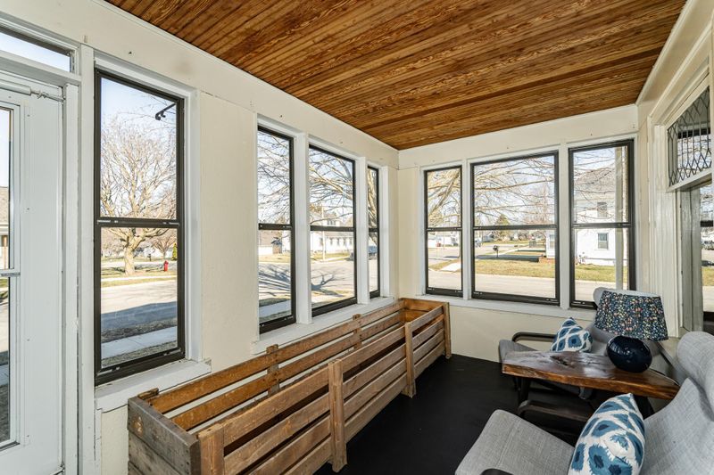 115 2nd St SE, Plainview, MN 55964