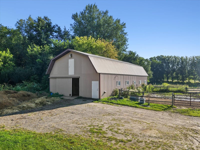 21156 Vernon Ave, Credit River, MN 55372