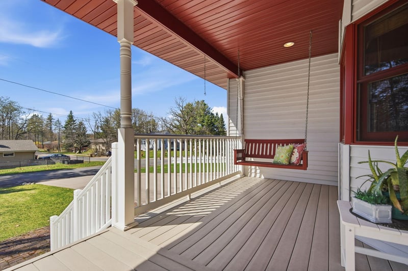 808 Hallam Ave N, Mahtomedi, MN 55115