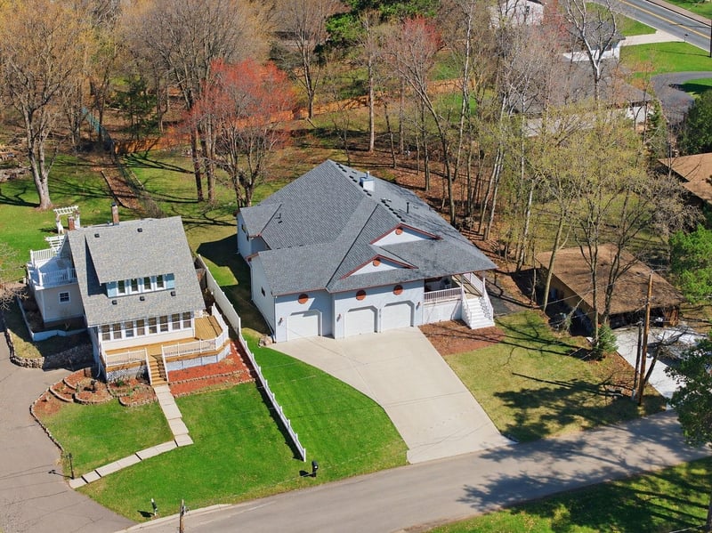808 Hallam Ave N, Mahtomedi, MN 55115