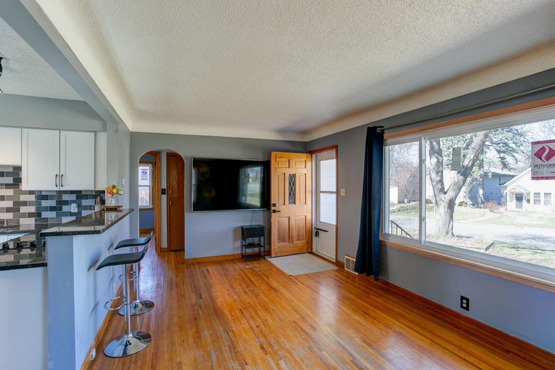 1220 Conway St, Saint Paul, MN 55106