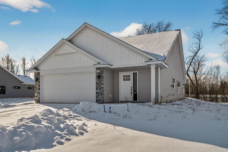 31720 Madison Rd, Lindstrom, MN 55045