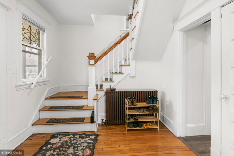 1145 Hague Ave, Saint Paul, MN 55104