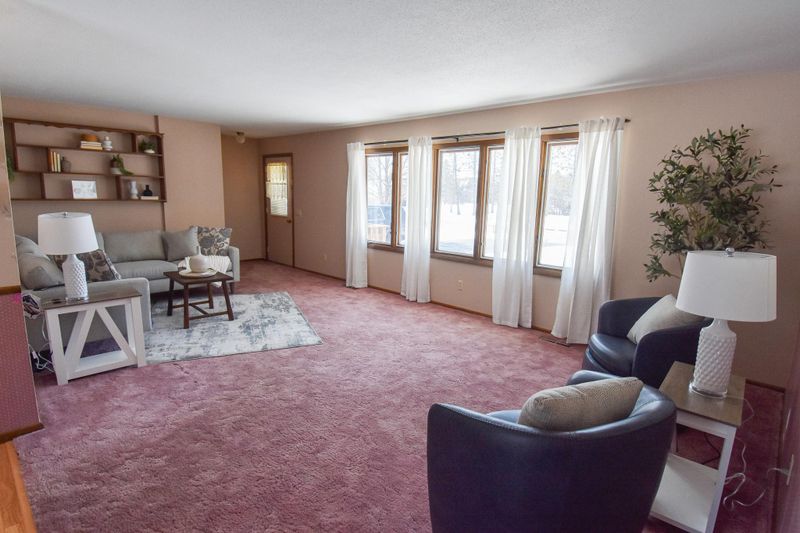 302 Sherwood Ave N, Thief River Falls, MN 56701