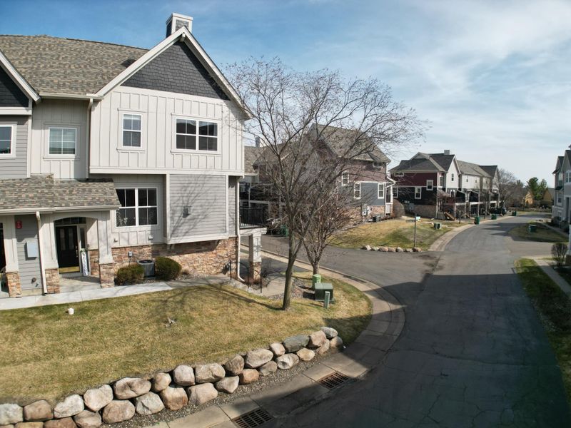 15561 Dunraven Dr, Apple Valley, MN 55124
