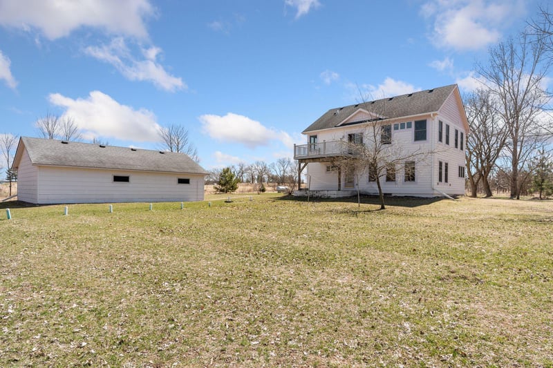 13368 382nd St, Lindstrom, MN 55045