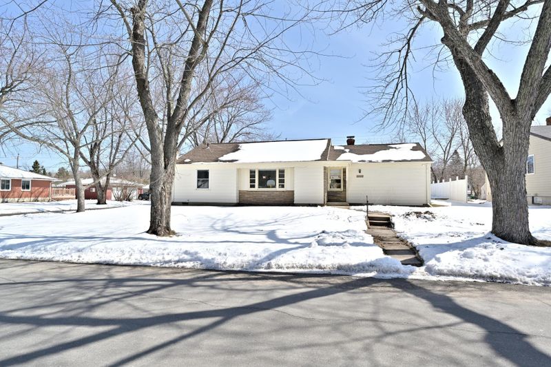 3002 6th Ave E, Hibbing, MN 55746
