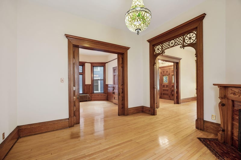 957 Ashland Ave, Saint Paul, MN 55104