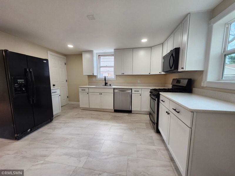 919 Warner Ave, South Saint Paul, MN 55075