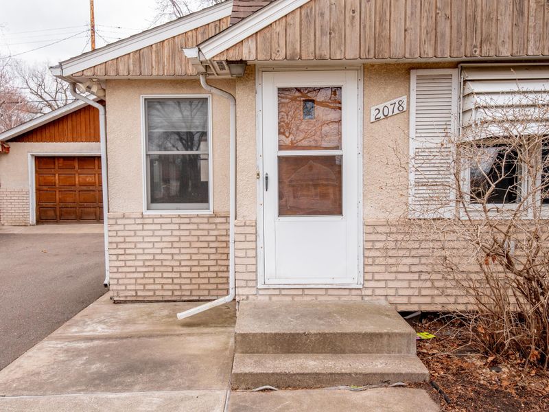 2078 Sloan St, Maplewood, MN 55117