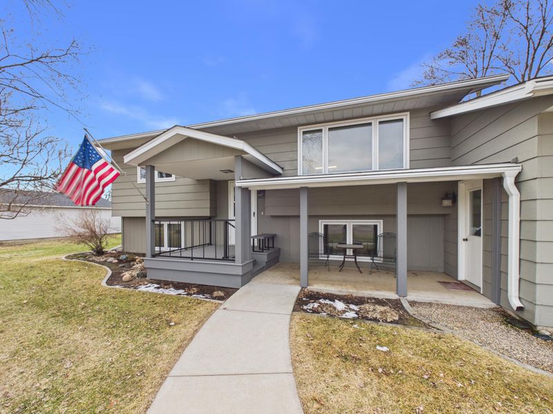 10 Kraft Dr SW, Melrose, MN 56352