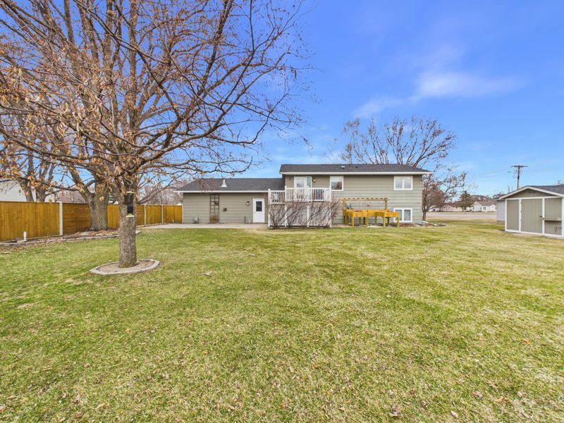10 Kraft Dr SW, Melrose, MN 56352