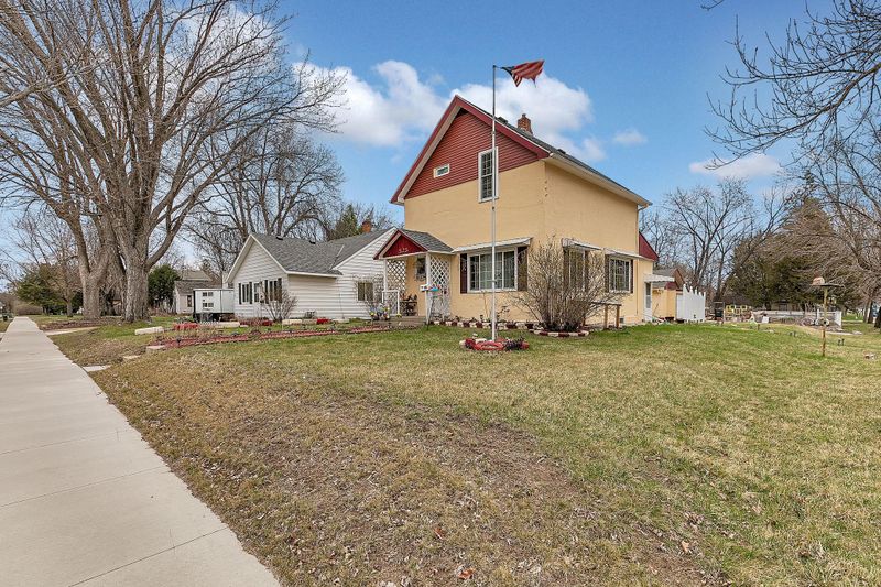 525 13th St SW, Willmar, MN 56201