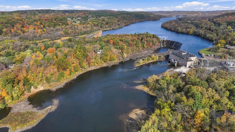 867 River St, Taylors Falls, MN 55084