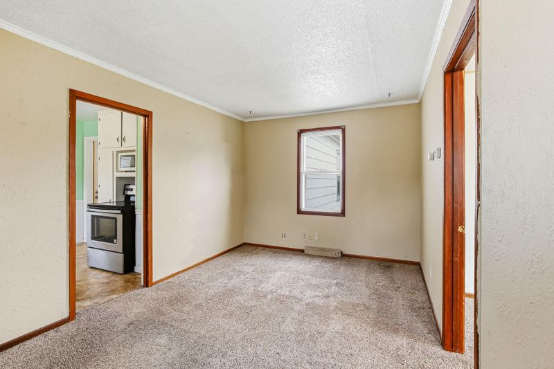 621 White Bear Ave, Saint Paul, MN 55106