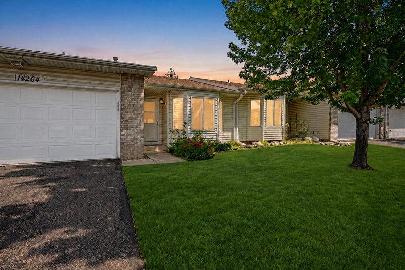 14264 Glencove Pa, Apple Valley, MN 55124